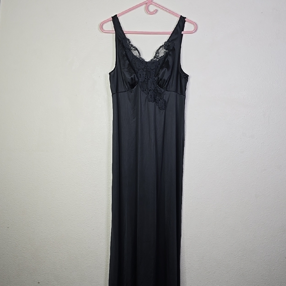 Vanity Fair Black Lace Trim Chemise with V-Neckline Size 36
